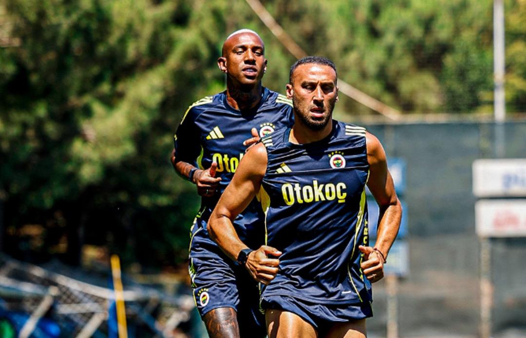 Fenerbah&ccedil;e, Cenk Tosun un s&ouml;zleşmesini feshetti! İşte yeni adresi 1