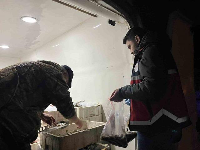 Kastamonu&rsquo;da usuls&uuml;z avlanan 1 ton 335 kilogram balığa el konuldu 2