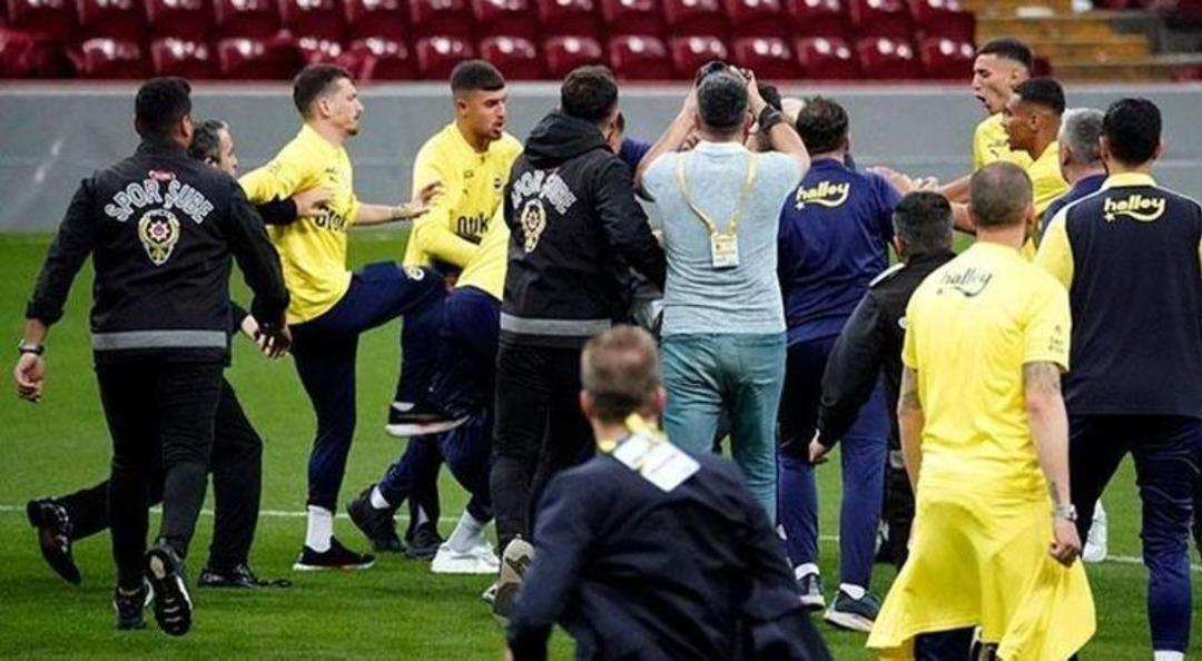 Olaylı derbide mahkeme kararını verdi! Fenerbahçeli iki isme hapis cezası 1