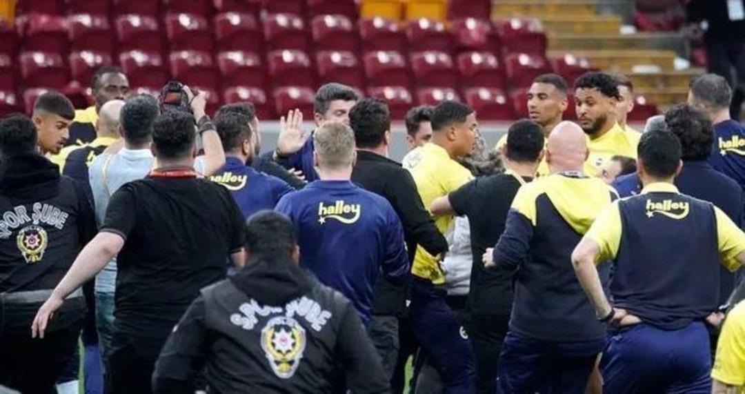 Olaylı derbide mahkeme kararını verdi! Fenerbahçeli iki isme hapis cezası 2