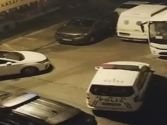 İstanbul'da korkun&ccedil; cinayet: Otomobilde başından vurulmuş halde bulundu