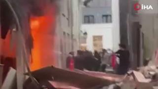 Hollanda'da şehir merkezinde patlama sonrası yangın çıktı