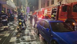 Gece saatlerinde korkutan yangın: 2 kişi dumandan etkilendi