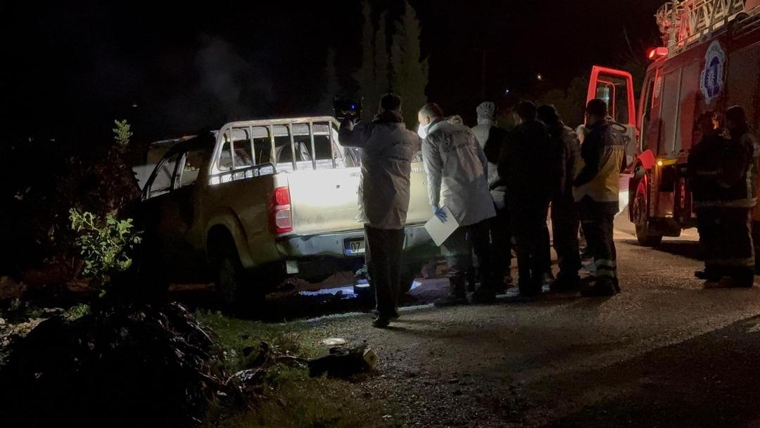 Antalya da ara&ccedil; i&ccedil;inde yanmış erkek cesedi bulundu! 2