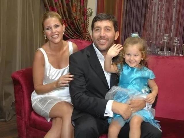 Kızları &ouml;zel geceye damga vurdu! 'Annesinin tıpkısı' 