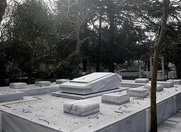 İstanbul'da mezar taşına 9 milyar lira harcandı