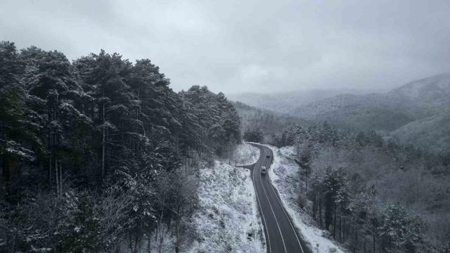 Kazdağları beyaza b&uuml;r&uuml;nd&uuml;, manzara nefes kesti 7