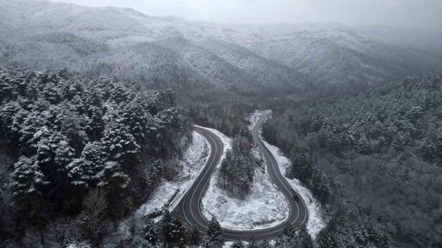 Kazdağları beyaza b&uuml;r&uuml;nd&uuml;, manzara nefes kesti 6