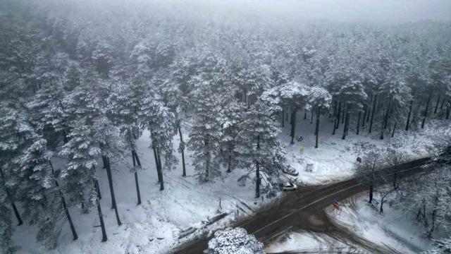 Kazdağları beyaza b&uuml;r&uuml;nd&uuml;, manzara nefes kesti 3