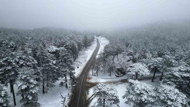 Kazdağları beyaza b&uuml;r&uuml;nd&uuml;, manzara nefes kesti 1