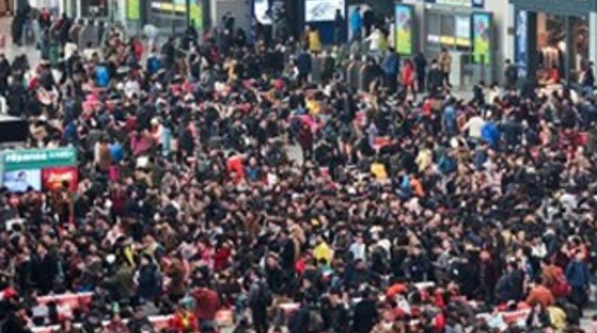 Çin hafta sonu tatilini iki buçuk güne çıkarıyor