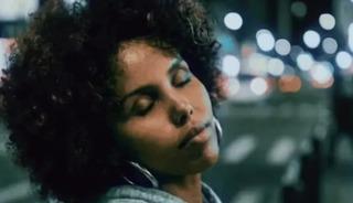 Milyonlarca kez dinlemişti! O şarkıcı yapay zeka &ccedil;ıktı! 