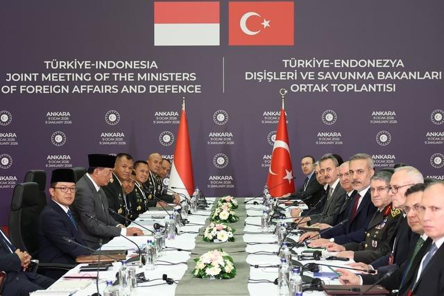 T&uuml;rkiye i&ccedil;in yeni savunma ittifakı g&uuml;ndemde! Pakistan dan da a&ccedil;ıklama geldi: "Beraber hazırladık" 3