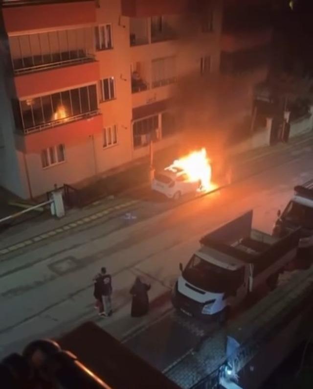 Bursa&rsquo;da otomobiller alev topuna d&ouml;nd&uuml; 1