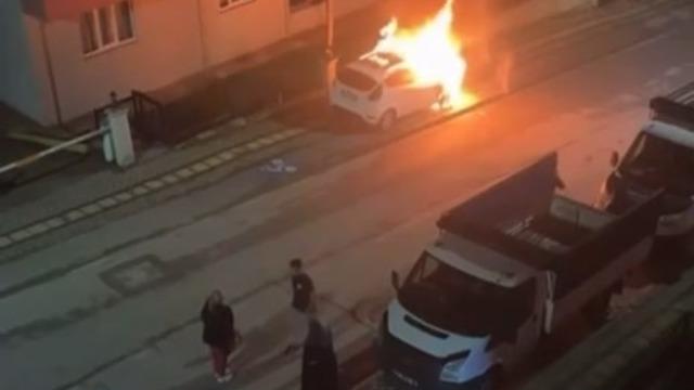 Bursa’da otomobiller alev topuna döndü