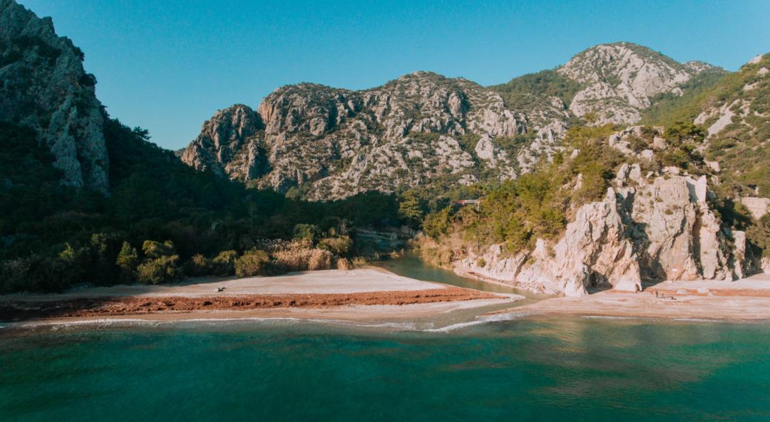 Antalya k&uuml;lt&uuml;r turizminde rekor yılı! 2025 3,25 milyon ziyaret&ccedil;i 2