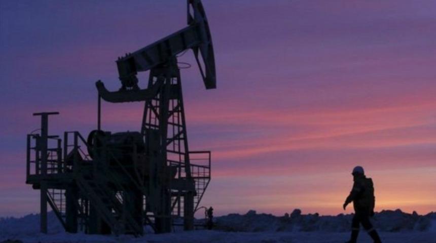 İran: Petrol üretimini dondurma fikri mantıksız