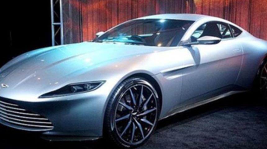 James Bond'un arabası 2,4 milyon sterline satıldı