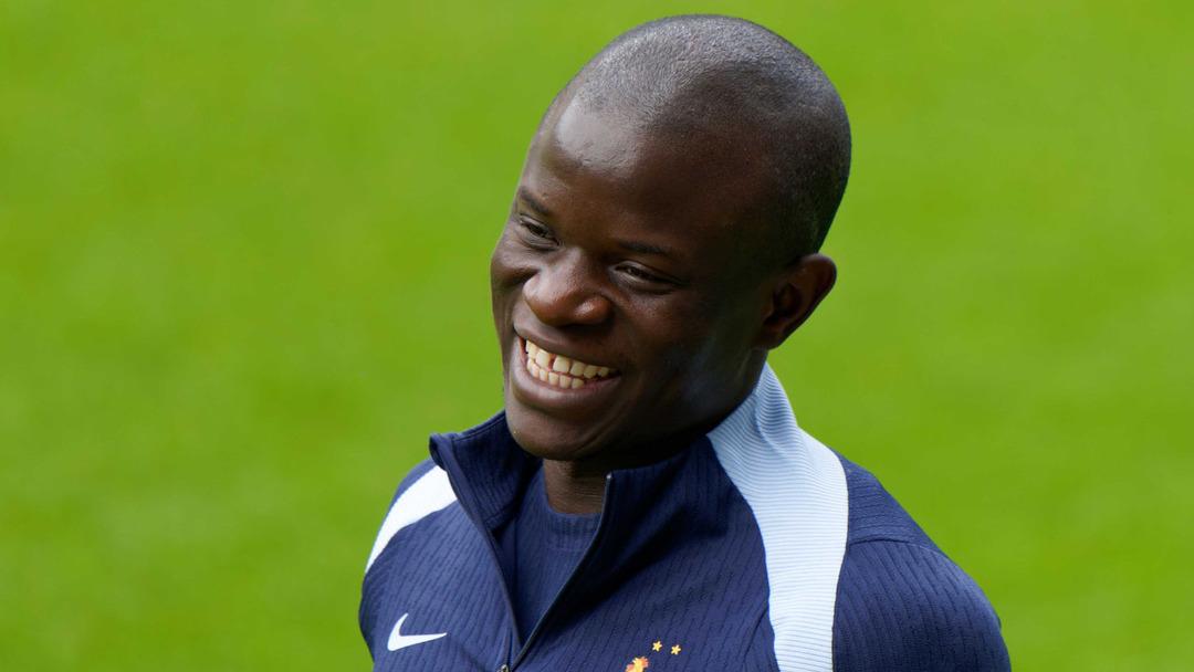 Fenerbah&ccedil;e de her şey hazır! N Golo Kante i&ccedil;in &ouml;zel t&ouml;ren: İşte b&ouml;yle karşılanacak 2