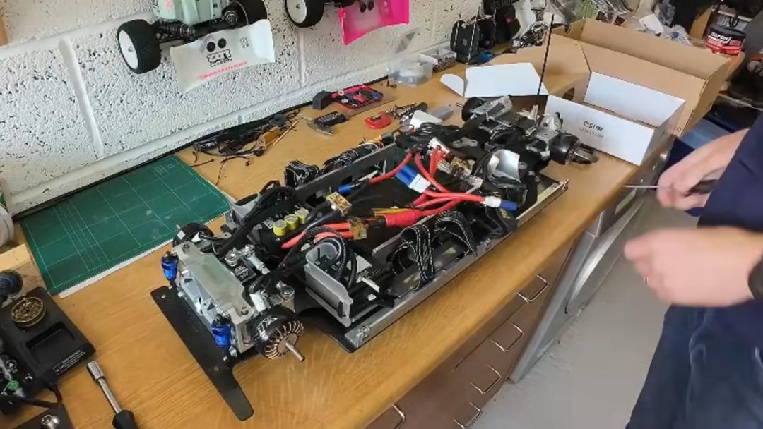 Ger&ccedil;ek arabaları bile geride bıraktı: 377 km/s hıza ulaşarak d&uuml;nya rekoru kırdı! 1