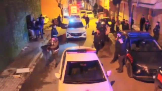 Sokağı izlemek i&ccedil;in d&ouml;rt bir yana kameralar dizmişler! Avcılar da uyuşturucu operasyonunda ortaya &ccedil;ıktı 6