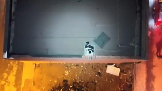 Sokağı izlemek i&ccedil;in d&ouml;rt bir yana kameralar dizmişler! Avcılar da uyuşturucu operasyonunda ortaya &ccedil;ıktı 5