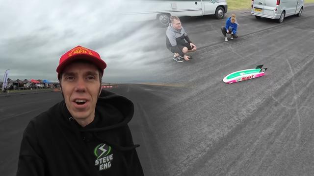 Gerçek arabaları bile geride bıraktı: 377 km/s hıza ulaşarak dünya rekoru kırdı!