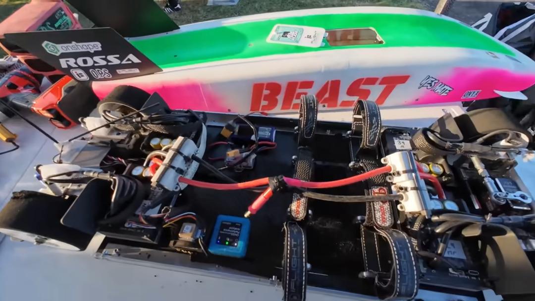 Ger&ccedil;ek arabaları bile geride bıraktı: 377 km/s hıza ulaşarak d&uuml;nya rekoru kırdı! 3