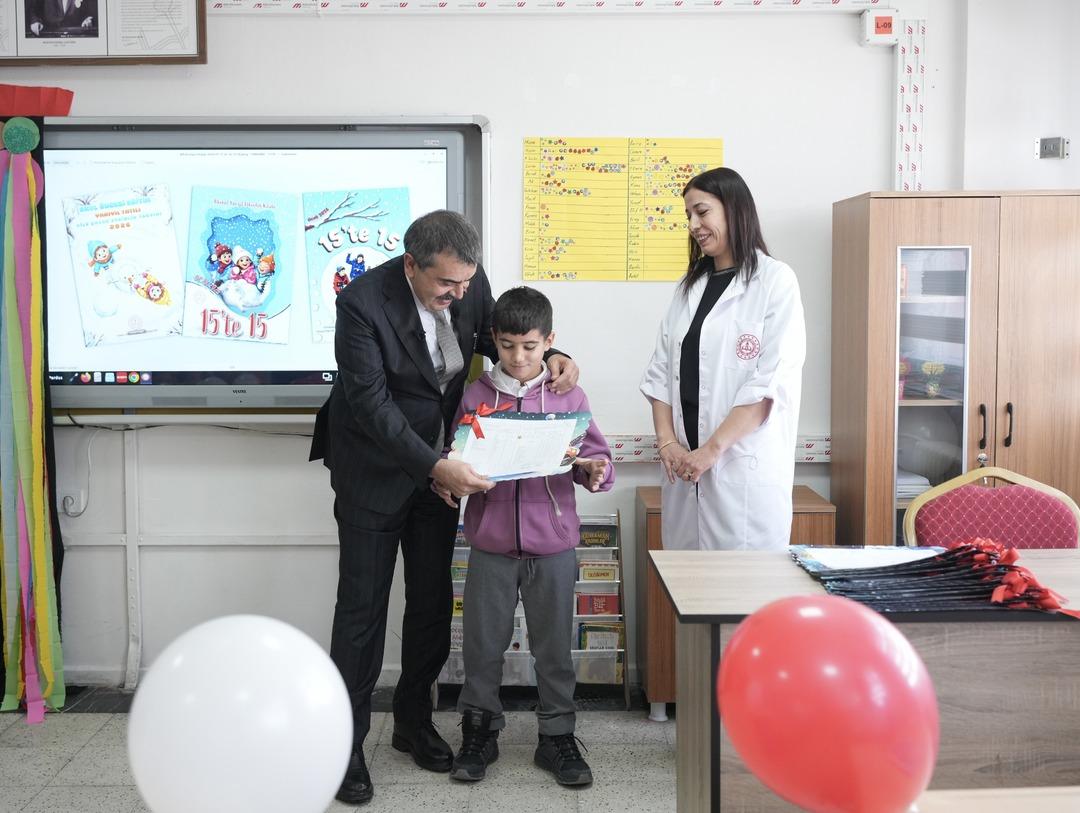 Milli Bakanı Yusuf Tekin den  karne  a&ccedil;ıklaması!  Atat&uuml;rk karnelerden kaldırıldı  iddiasına yanıt verdi 2