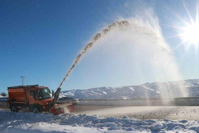 Konya&rsquo;nın &ccedil;atısında kar yağışı y&uuml;zleri g&uuml;ld&uuml;rd&uuml; 4