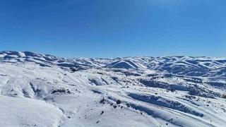 Konya’nın çatısında kar yağışı yüzleri güldürdü