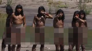 İlk kez net görüntüleri yayınlandı! Dünyayla temasları olmayan kabile: Gülümsediler