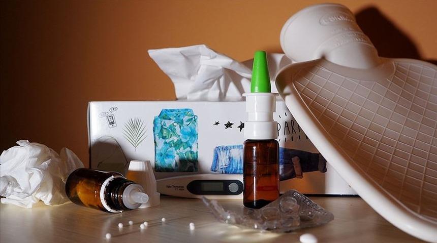 Profes&ouml;rden '&uuml;&ccedil;l&uuml; salgın' uyarısı: Aynı anda yayılıyor! Şiddetli v&uuml;cut ağrılarına dikkat