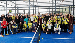 Kerem Akt&uuml;rkoğlu ve İsmail Y&uuml;ksek, otizm farkındalık etkinliğine katıldı