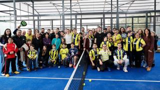 Kerem Aktürkoğlu ve İsmail Yüksek, otizm farkındalık etkinliğine katıldı