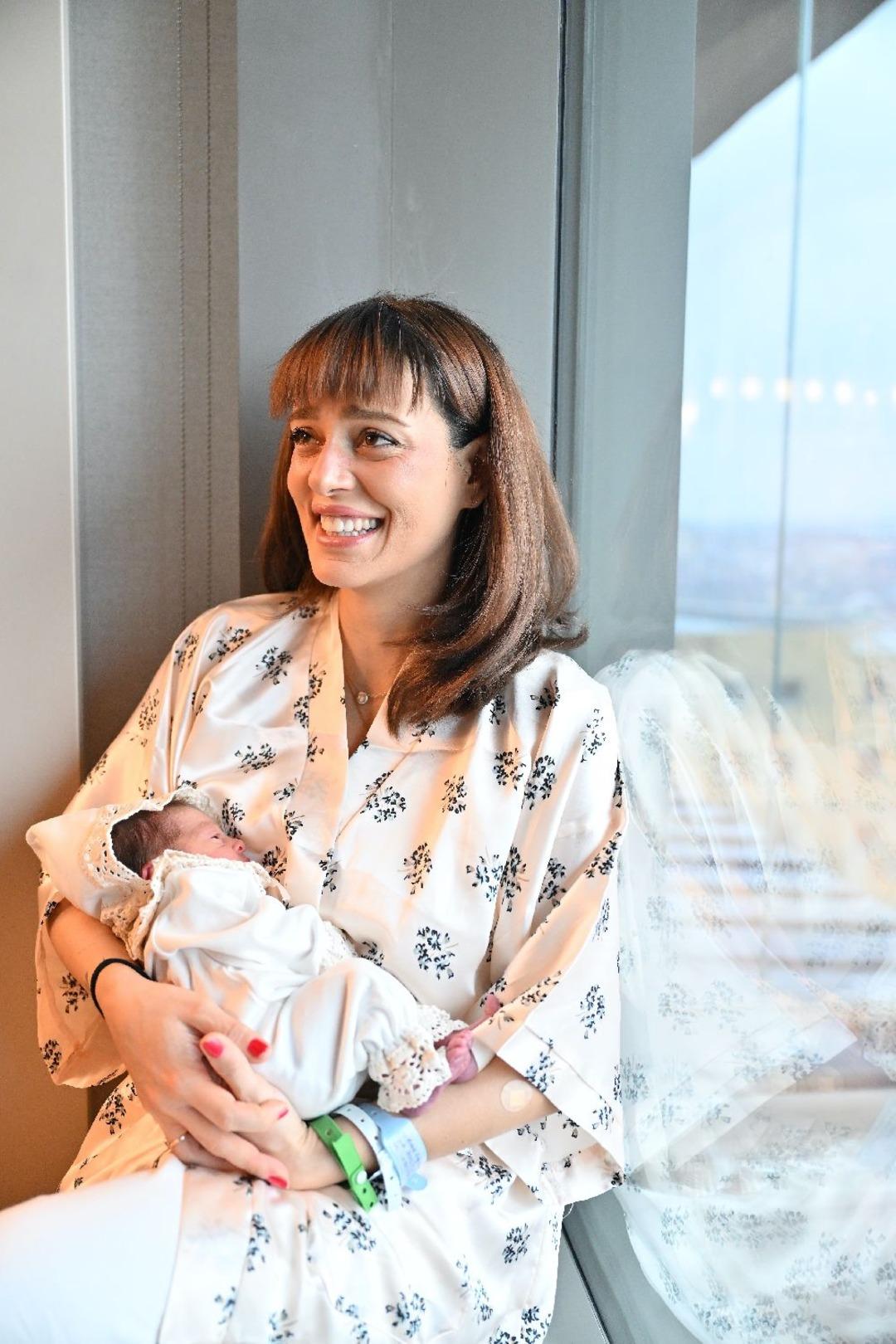 Bestemsu &Ouml;zdemir anne oldu! Oğluna verdiği isim şaşırttı 3