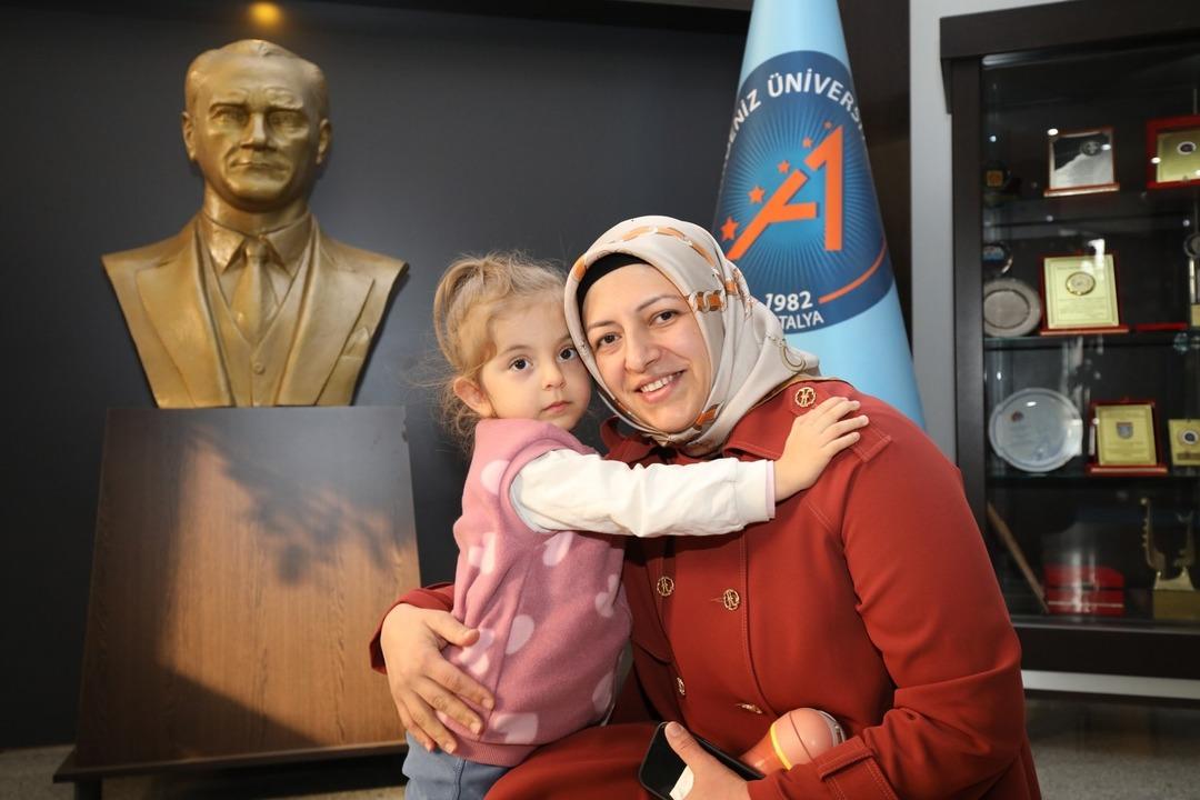 T&uuml;rkiye&rsquo;nin ikinci rahim nakliyle doğan bebeği kimdir? 3 yaşını ge&ccedil;ti! 4