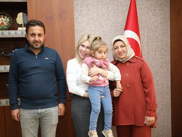 T&uuml;rkiye&rsquo;nin ikinci rahim nakliyle doğan bebeği 3 yaşını ge&ccedil;ti