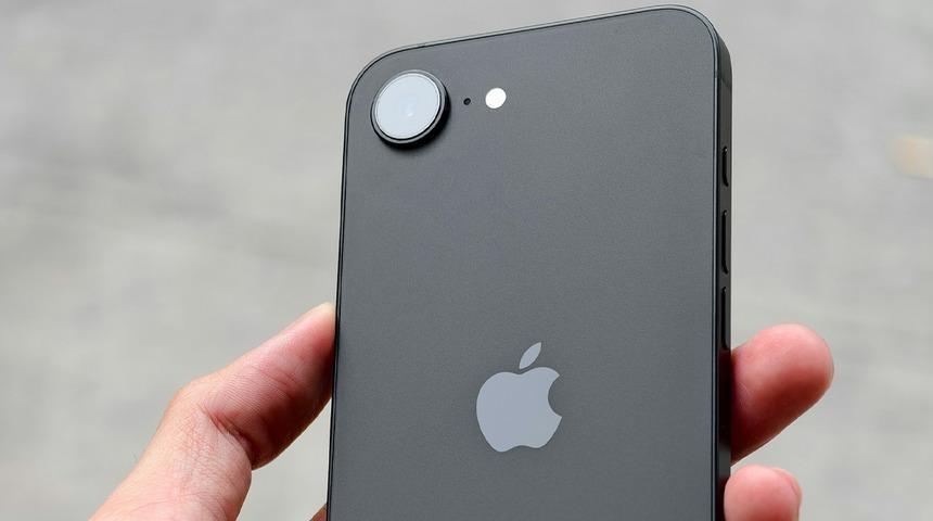 Apple o eksikliği kapatıyor: iPhone 16e'de olmayan &ouml;zellik iPhone 17e ile geliyor!