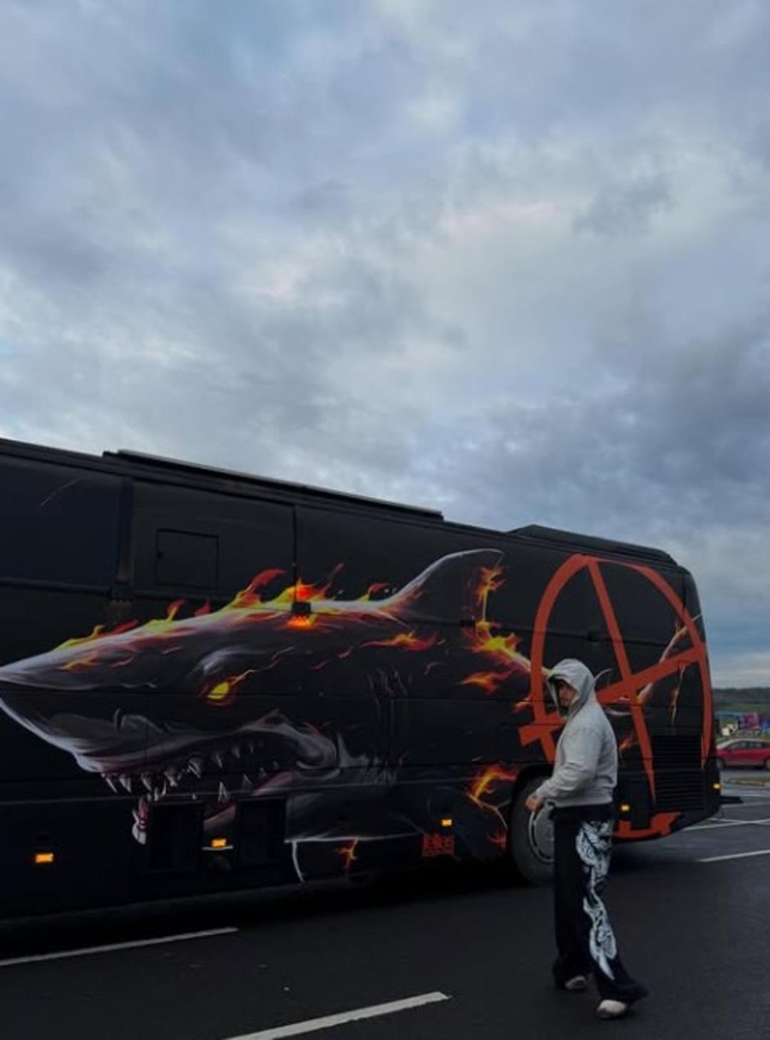 Servetiyle g&uuml;ndemdeydi! Lvbel C5 &ouml;zel otob&uuml;s&uuml;yle olay oldu! İ&ccedil;inde yok yok 2