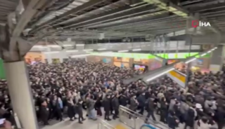 Tokyo'da tren hatlarında elektrik kesintisi: Binlerce yolcu mahsur kaldı