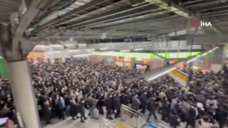 Tokyo'da tren hatlarında elektrik kesintisi: Binlerce yolcu mahsur kaldı