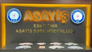 Vatandaşın 508 bin TL’lik ziynet eşyasını dolandıran şüpheli, Eskişehir girişinde yakalandı