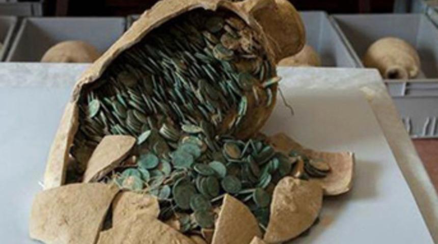 Su Borularının Bakımını Yaparken, Milyonlarca Euro Değerinde Hazine Buldular