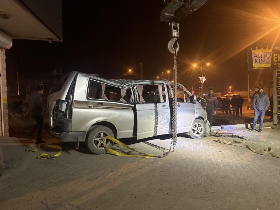 Iğdır&rsquo;da trafik kazası: 2 yaralı 1