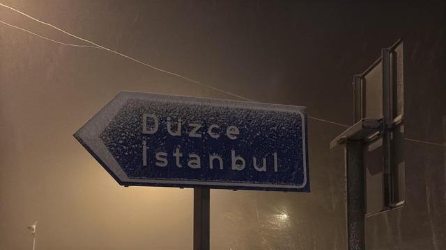 Bolu Dağı geçişinde kar yağışı başladı