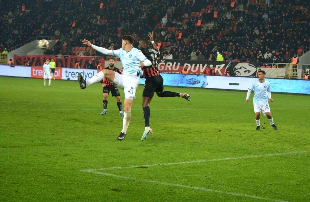 &Ccedil;orum FK Trendyol 1. Lig de Adana Demirspor u 4-1 ile ge&ccedil;ti! 3