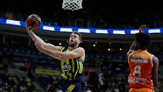 Fenerbahçe Beko'dan kritik zafer! EuroLeague'de Valencia'yı 82-79 ile geçti