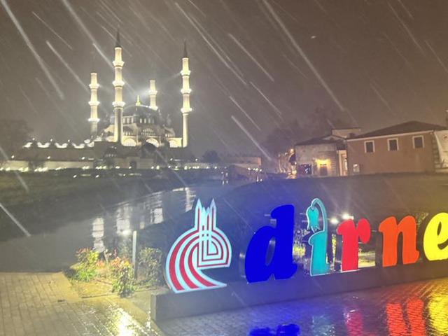 Edirne'de kar yağışı etkili oldu