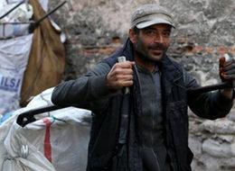 5 dil bilen Suriyeli kağıt toplayıcısına iş teklifi yağıyor